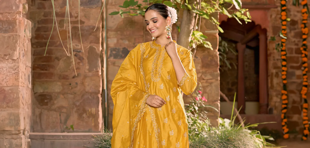 Top 9 Navratri Outfit Ideas To Steal the Spotlight