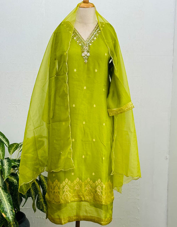 Ready-to-Wear Dola Silk Kurti Set with Organza Dupatta - Graceful Elegance🌟