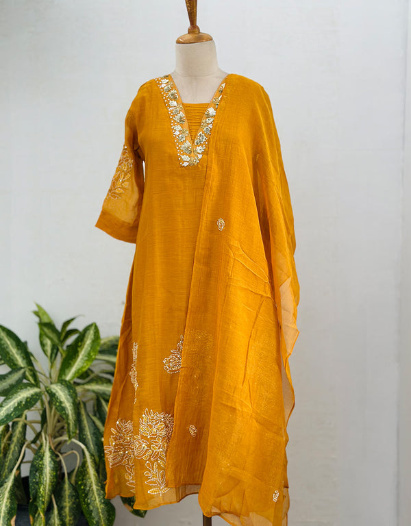 READY TO WEAR PREMIUM MUL CHANDERI HANDWORK ANARKALI KURTI SET ✨