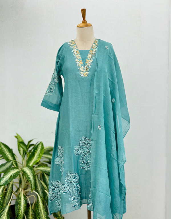 READY TO WEAR PREMIUM MUL CHANDERI HANDWORK ANARKALI KURTI SET ✨