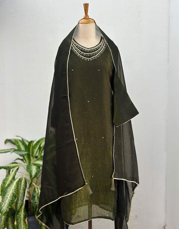 Ready-to-Wear Shimmer Handwork Kurti Set – Radiate Elegance & Glamour✨