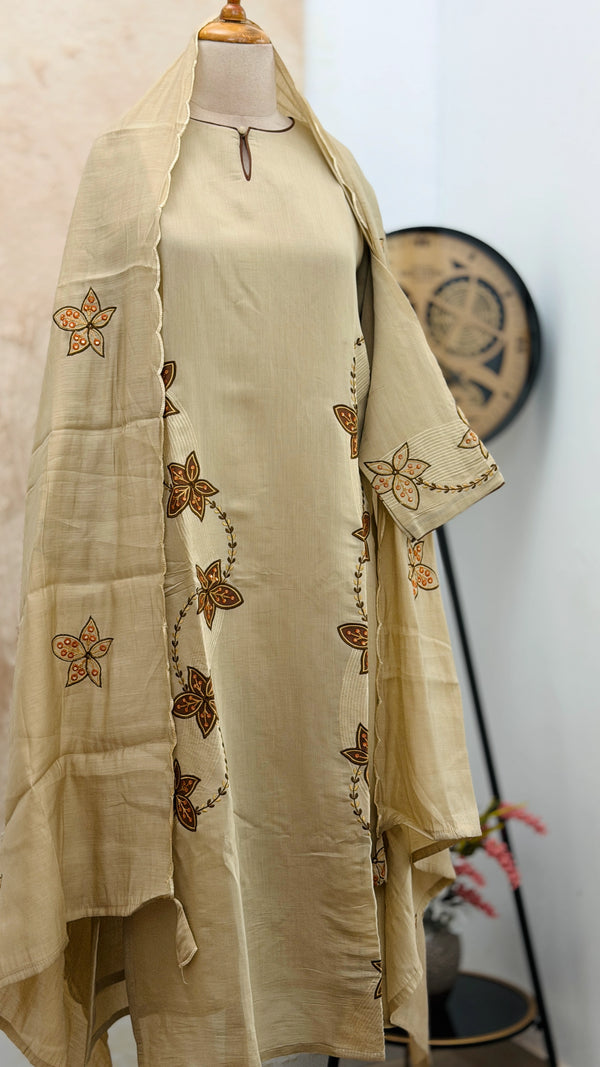 ✨ Glass Chanderi Hand-Detailed Kurti Set ✨