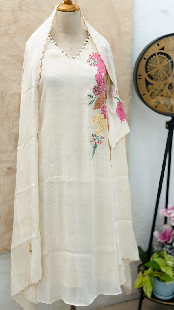 ✨ Pure Mul Chanderi Floral Embroidery Work Kurti Set