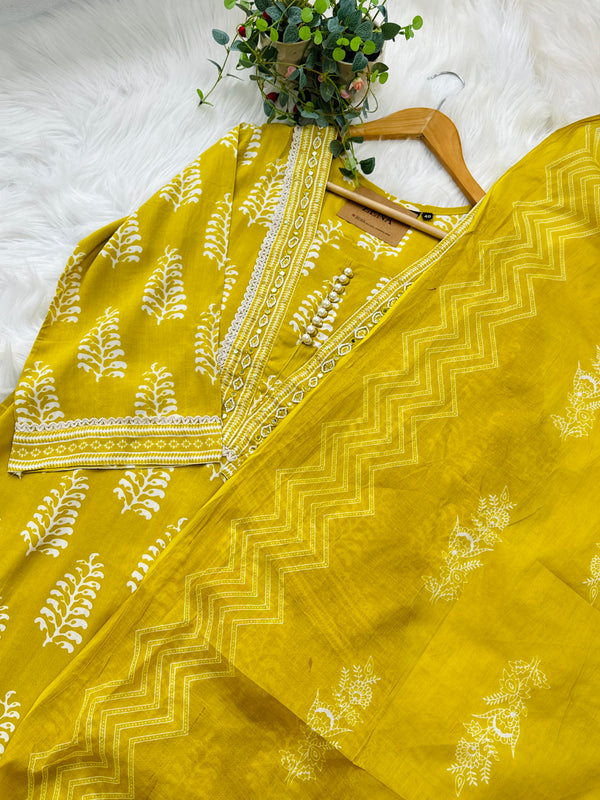 Pure Cotton Hand Detailed Slitted Kurti Set – Comfortable & Stylish 🌿