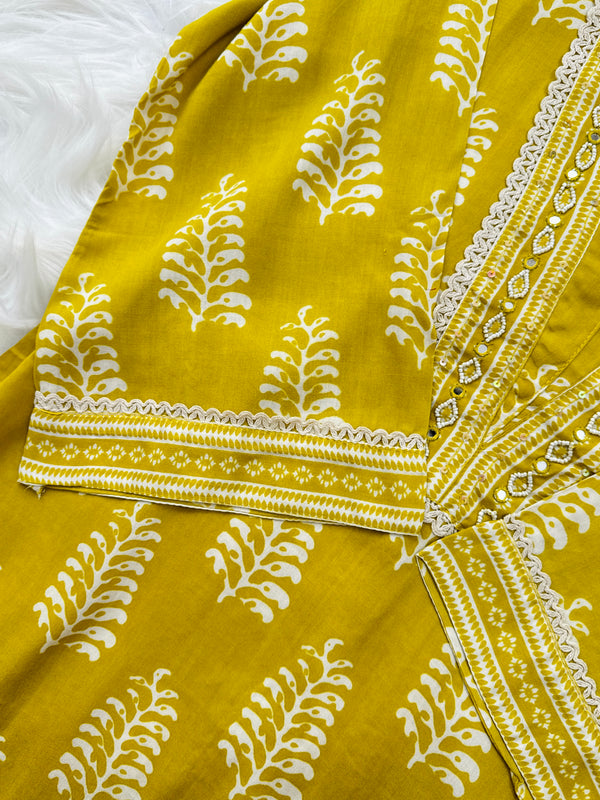 Pure Cotton Hand Detailed Slitted Kurti Set – Comfortable & Stylish 🌿