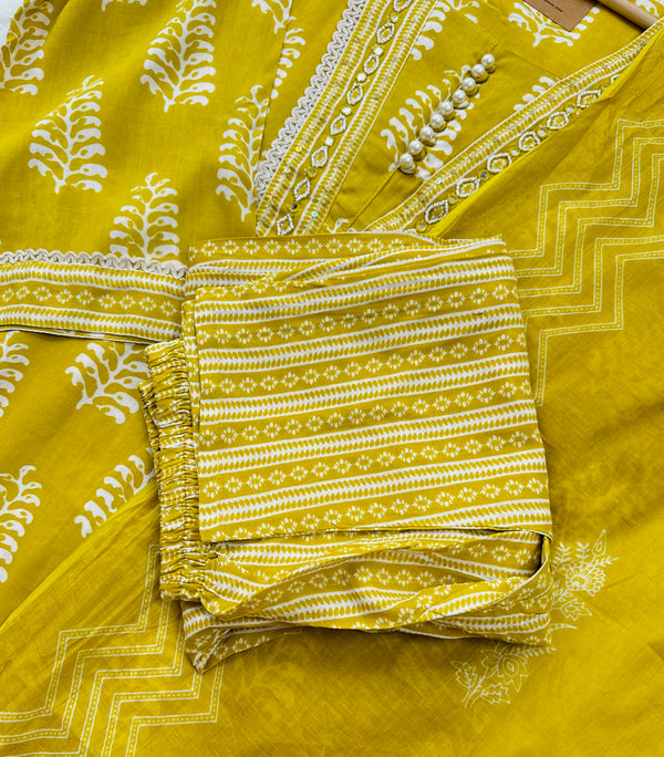 Pure Cotton Hand Detailed Slitted Kurti Set – Comfortable & Stylish 🌿