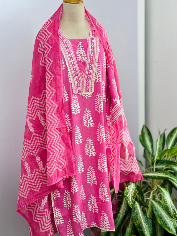 Pure Cotton Hand Detailed Slitted Kurti Set – Comfortable & Stylish 🌿