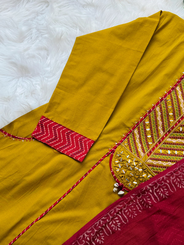 ✨ Pure Cotton Mirror Work Slitted Kurti Set ✨