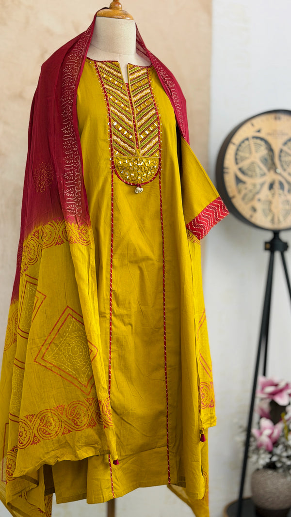 ✨ Pure Cotton Mirror Work Slitted Kurti Set ✨