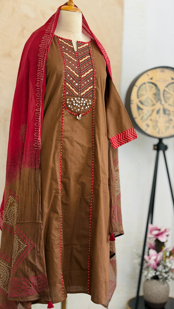 ✨ Pure Cotton Mirror Work Slitted Kurti Set ✨