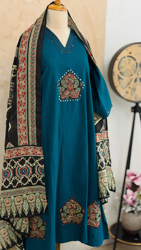 ✨ Pure Cotton Mirror Work Kurti Set ✨