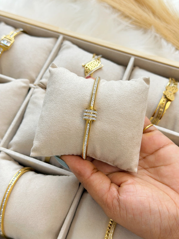 Anti-Tarnish Stainless Steel Bangle Kada – Waterproof Gold-Plated ✨