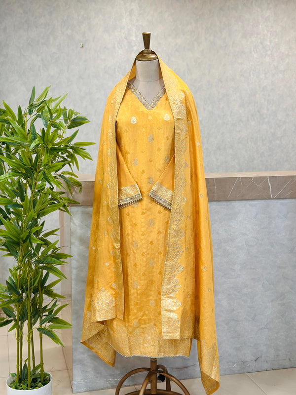 Ready-to-Wear Tissue Silk Kurti Set π