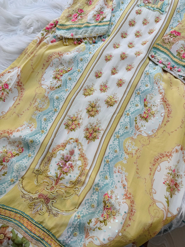 ✨ Pure Crepe Pakistani Hand Detailed Suit ✨