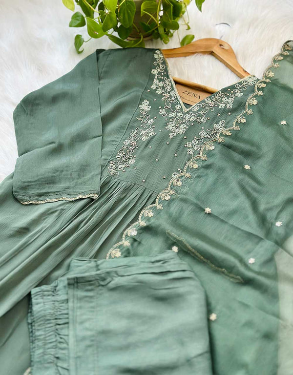 Ready-to-Wear Chinnon Hand Work Kurti Set – Elegant & Timeless ✨