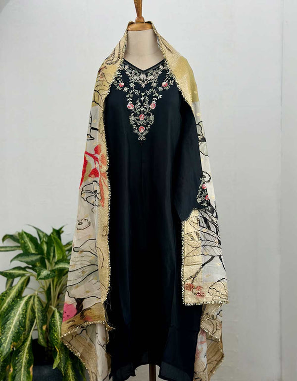 Semi-Stitched Pure Crepe Hand Work Kurti Set – Grace with a Touch of Craftsmanship ✨