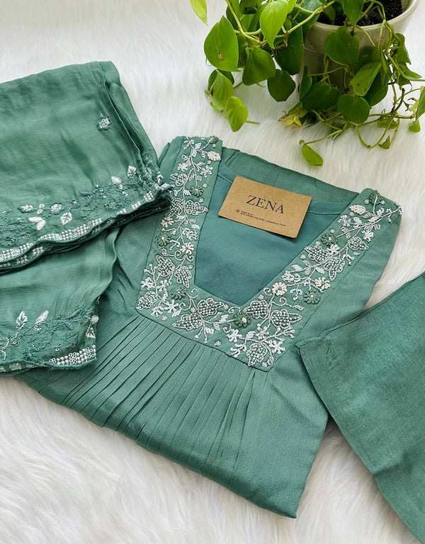 Ready-to-Wear Chinnon Hand Work Kurti Set – A Blend of Elegance & Luxury ✨