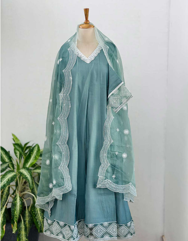 Graceful Charm – READY TO WEAR MUL COTTON KURTI SET WITH ORGANZA DUPATTA ✨