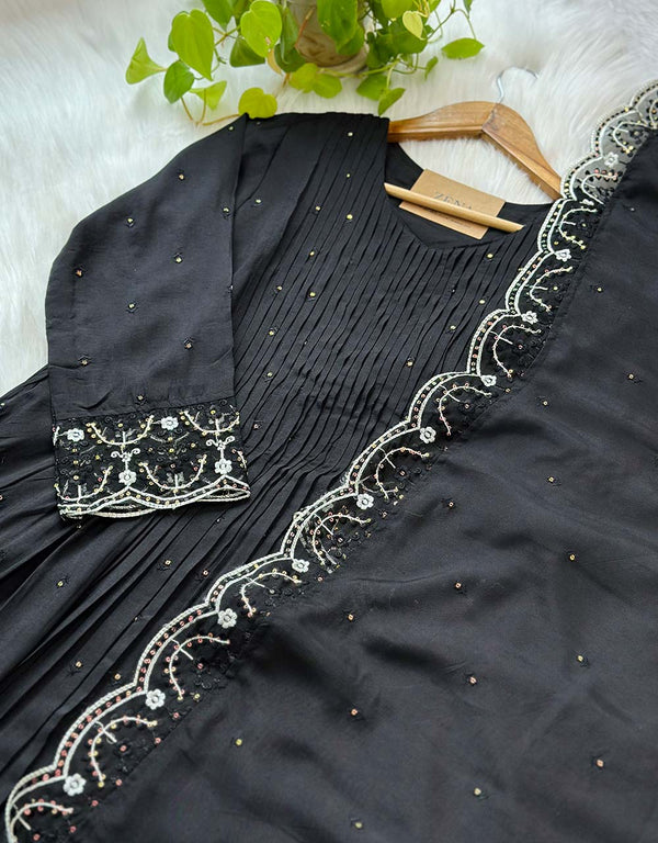 Ready-to-Wear Anarkali Kurti Set – Timeless Elegance & Regal Grace ✨