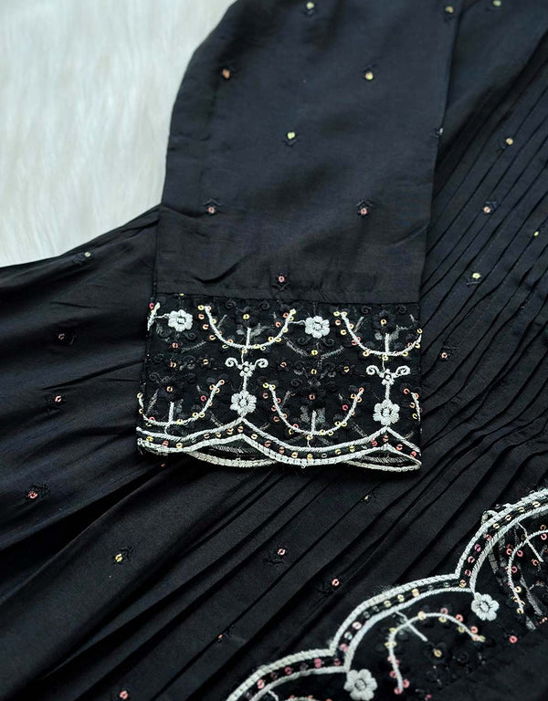 Ready-to-Wear Anarkali Kurti Set – Timeless Elegance & Regal Grace ✨