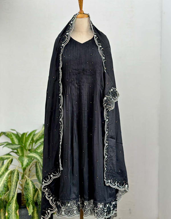 Ready-to-Wear Anarkali Kurti Set – Timeless Elegance & Regal Grace ✨