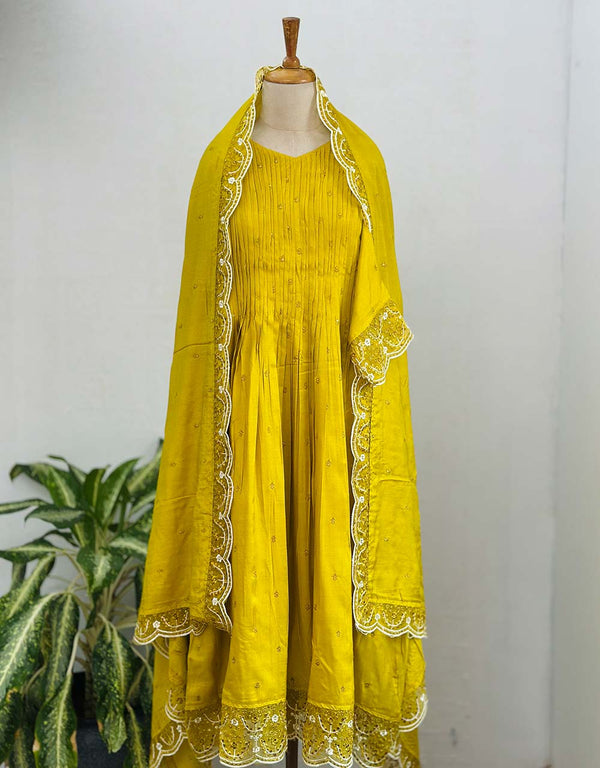 Ready-to-Wear Anarkali Kurti Set – Timeless Elegance & Regal Grace ✨