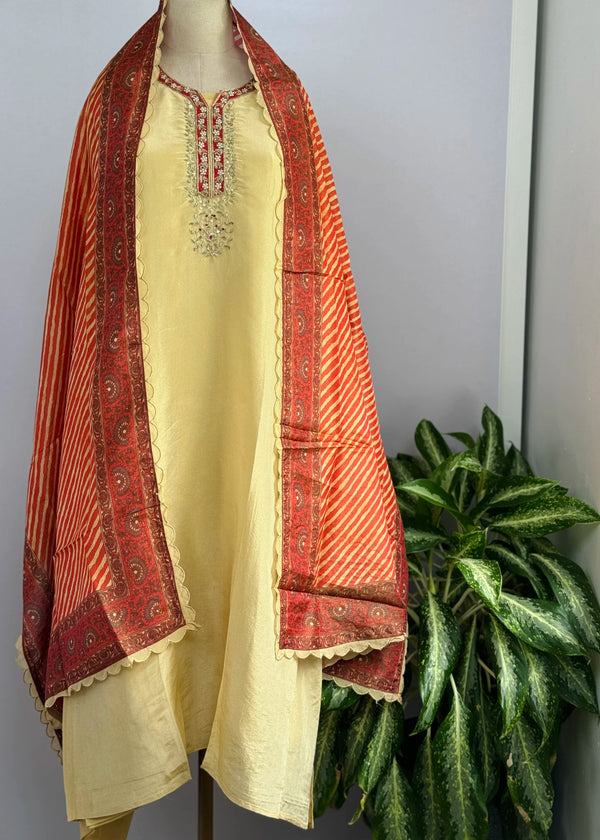 Tissue Silk Handcrafted Unstitched Suit with Digital Printed Scalloped Dupatta