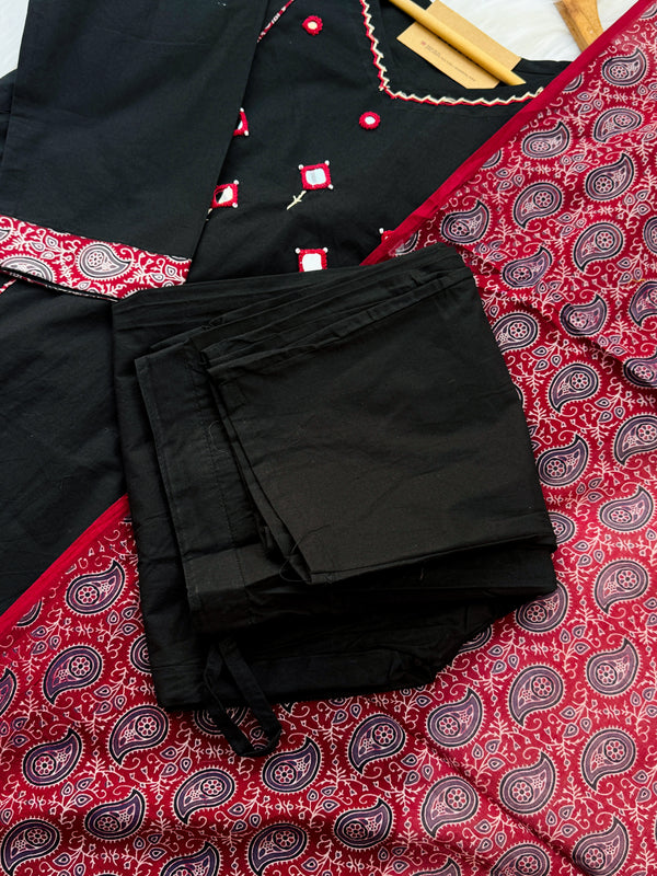 Pure Cotton Mirror Work Kurti Set – Top, Bottom & Dupatta