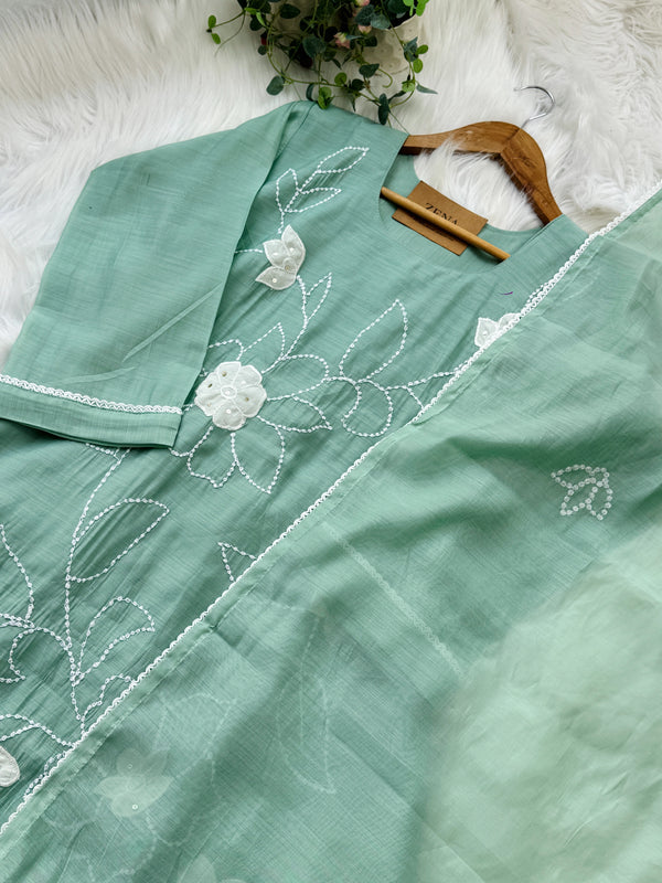 ✨ Premium Mul Chanderi Embroidered Kurti Set ✨