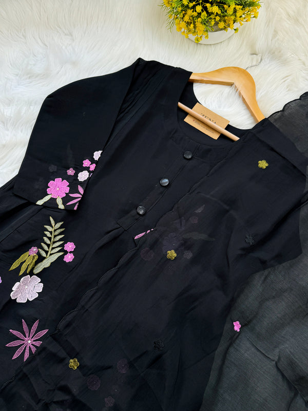 ✨ Mul Chanderi Embroidered Anarkali Set ✨