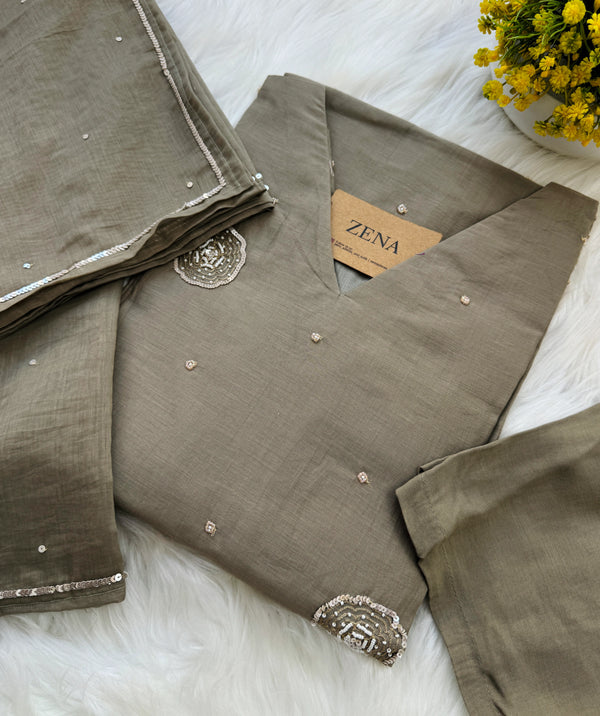 ✨ Premium Mul Chanderi Embroidered Kurti Set ✨