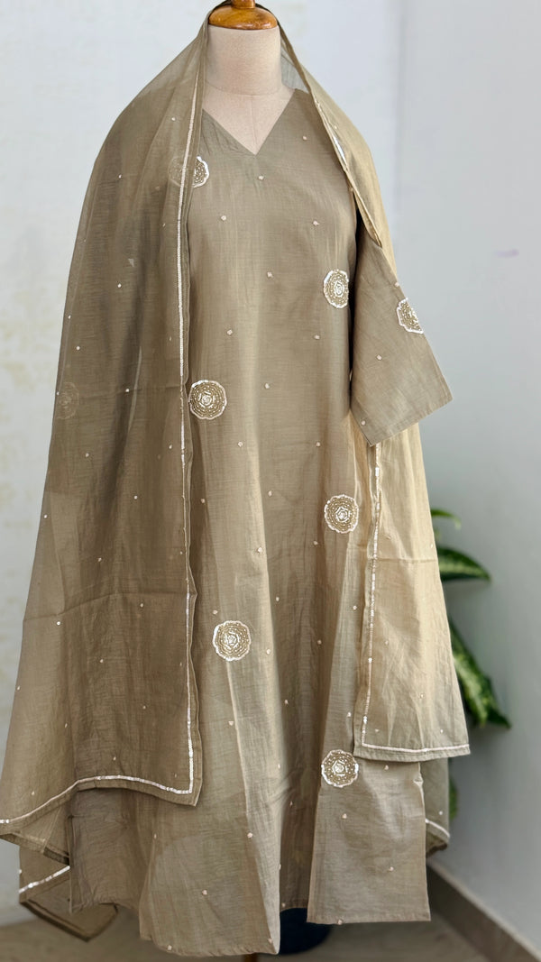 ✨ Premium Mul Chanderi Embroidered Kurti Set ✨