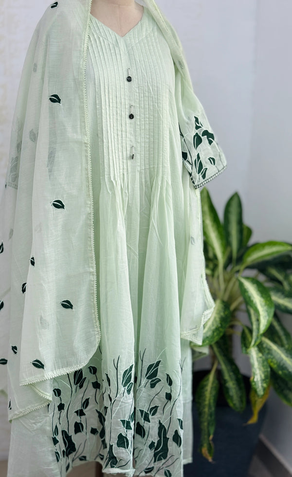 Mul Chanderi Appliqué Work Anarkali Set ✨