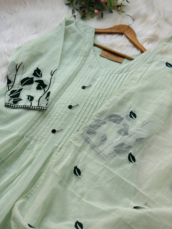 Mul Chanderi Appliqué Work Anarkali Set ✨