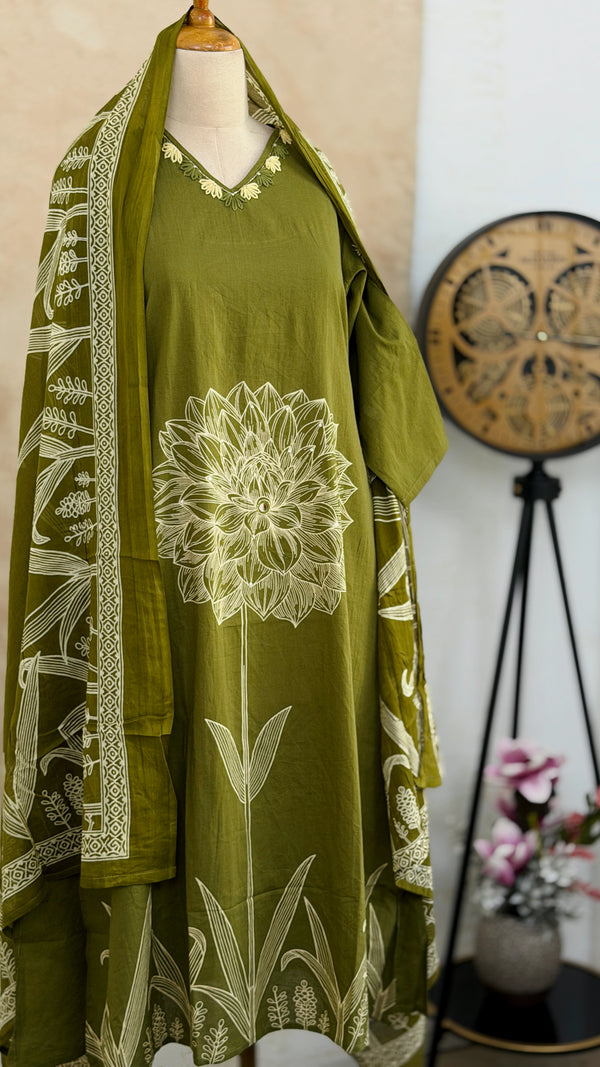 ✨ Pure Cotton Kurti Set with Thread Work Details ✨