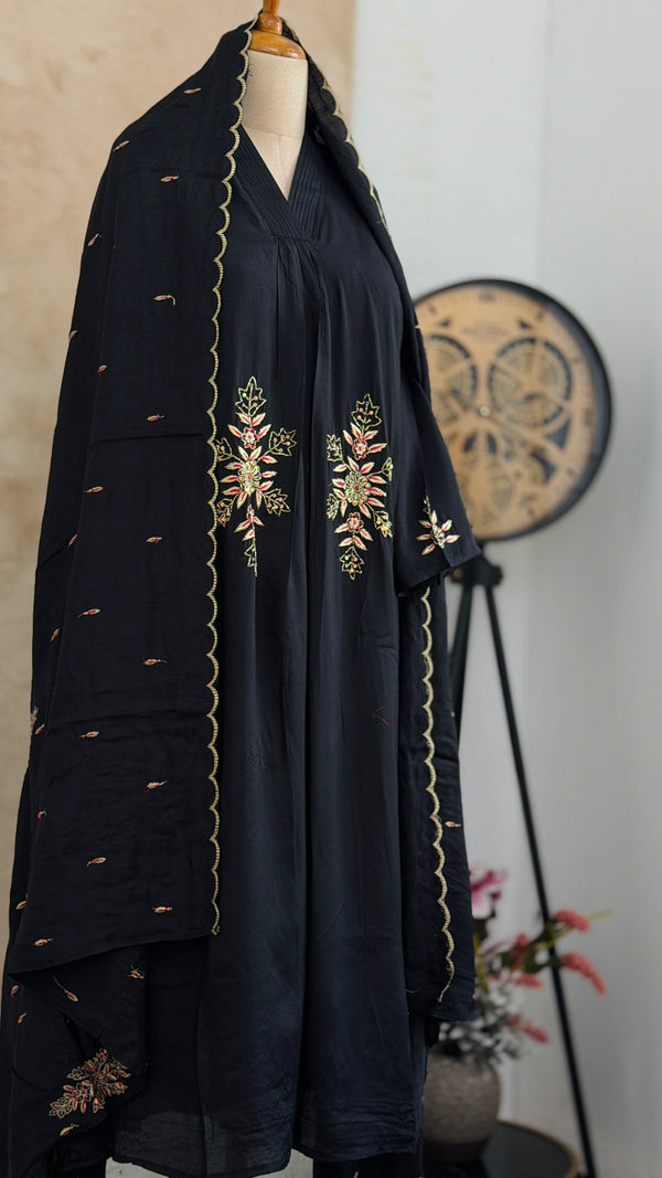 ✨ Mul Cotton Hand Detailed Anarkali Set ✨