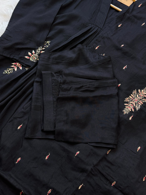 ✨ Mul Cotton Hand Detailed Anarkali Set ✨