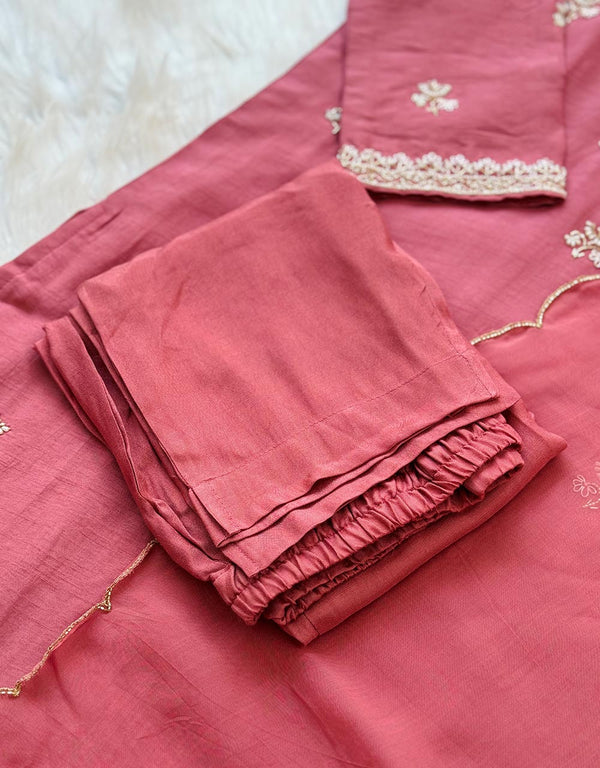 Ready-to-Wear Dola Silk Kurti Set with Organza Dupatta ๐