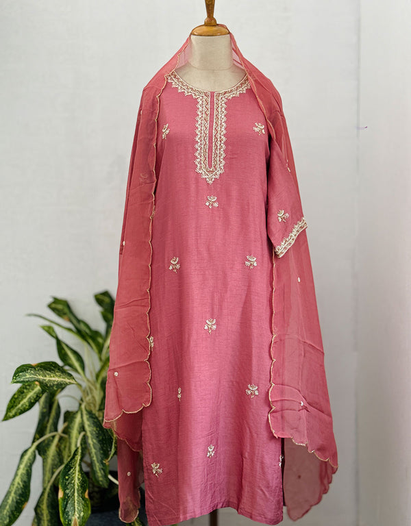 Ready-to-Wear Dola Silk Kurti Set with Organza Dupatta ๐