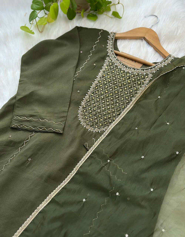 Georgette Ready-to-Wear Handwork Suit – Timeless Elegance & Craftsmanship ✨