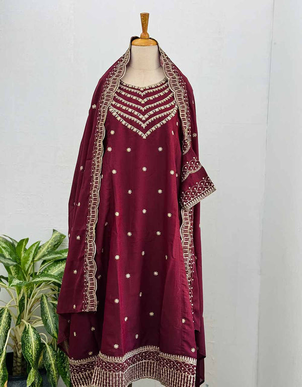 Ready-to-Wear Georgette Partywear Suit – Effortless Glamour 🌟