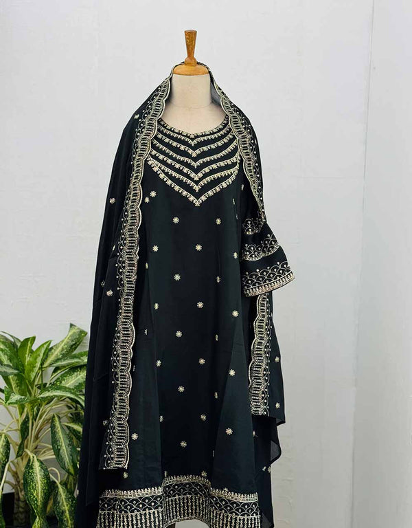Ready-to-Wear Georgette Partywear Suit – Effortless Glamour 🌟