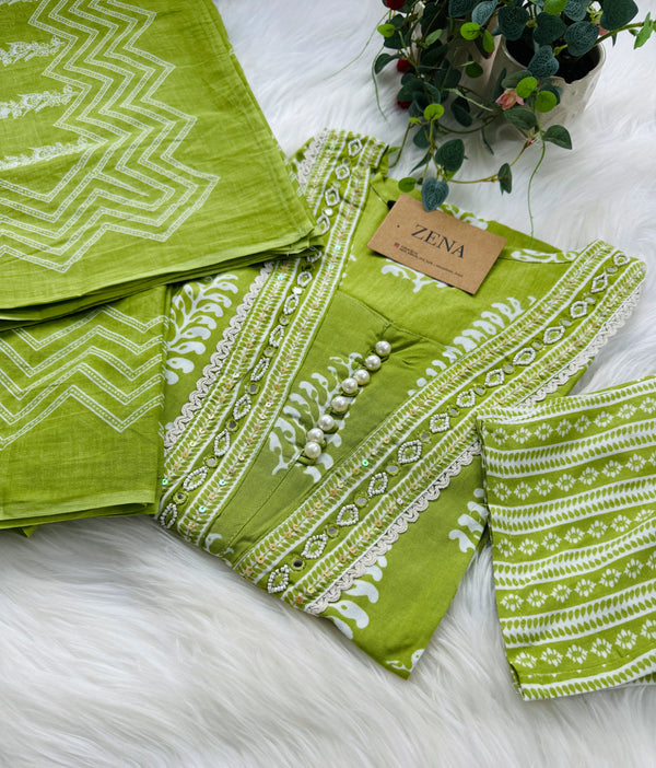 Pure Cotton Hand Detailed Slitted Kurti Set – Comfortable & Stylish 🌿