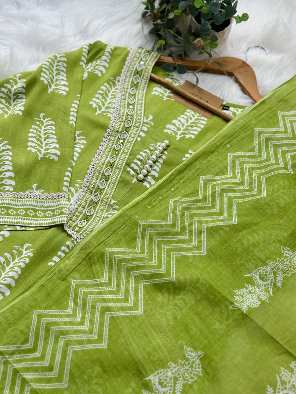 Pure Cotton Hand Detailed Slitted Kurti Set – Comfortable & Stylish 🌿
