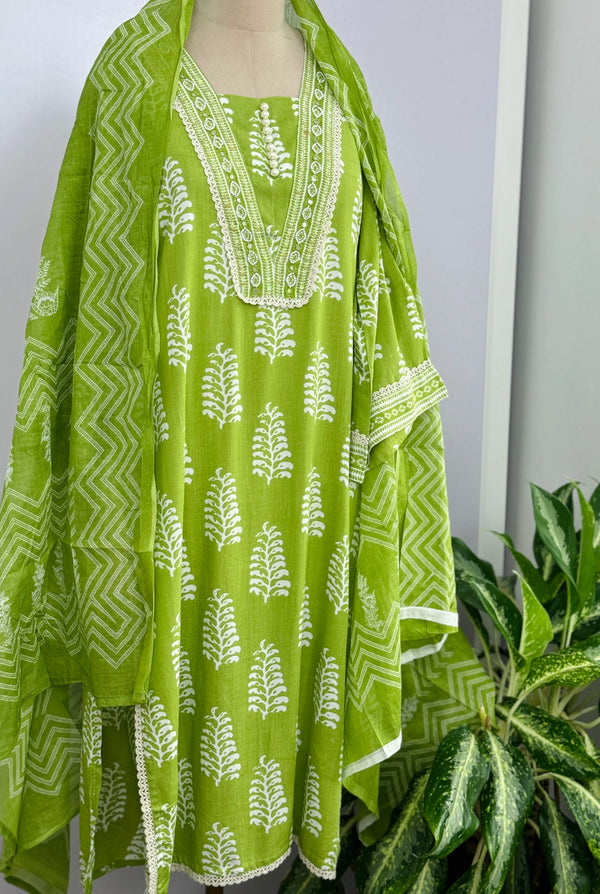 Pure Cotton Hand Detailed Slitted Kurti Set – Comfortable & Stylish 🌿