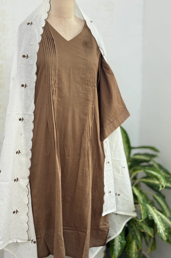 🌸 Pure Mul Cotton Embroidered Anarkali Set 🌸