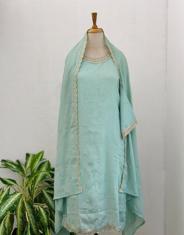 Ready-to-Wear Chinnon Kurti Set ๐