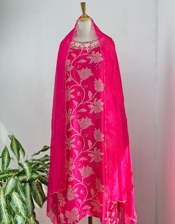 Ready-to-Wear Muslin Kurti Set with Organza Dupatta ๐