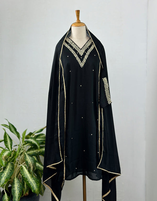 Ready-to-Wear Partywear Suit – Crepe Elegance with Handwork ✨