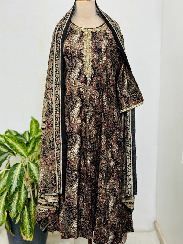 Muslin Hand Detailed Anarkali Kurti Set – Light, Elegant, Effortless